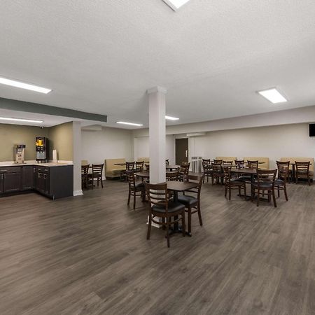 Quality Inn Airport Woodson Terrace Экстерьер фото