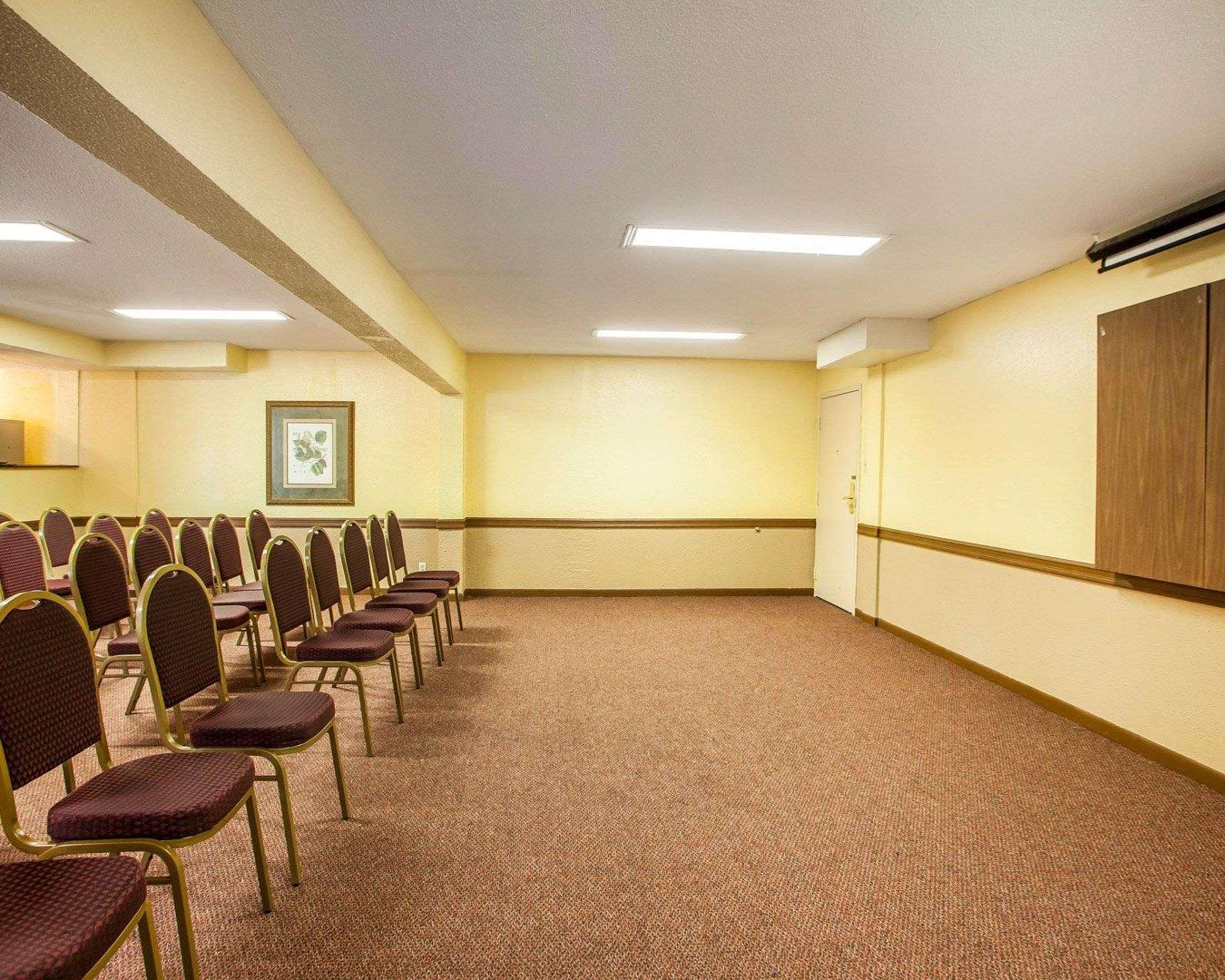 Quality Inn Airport Woodson Terrace Экстерьер фото