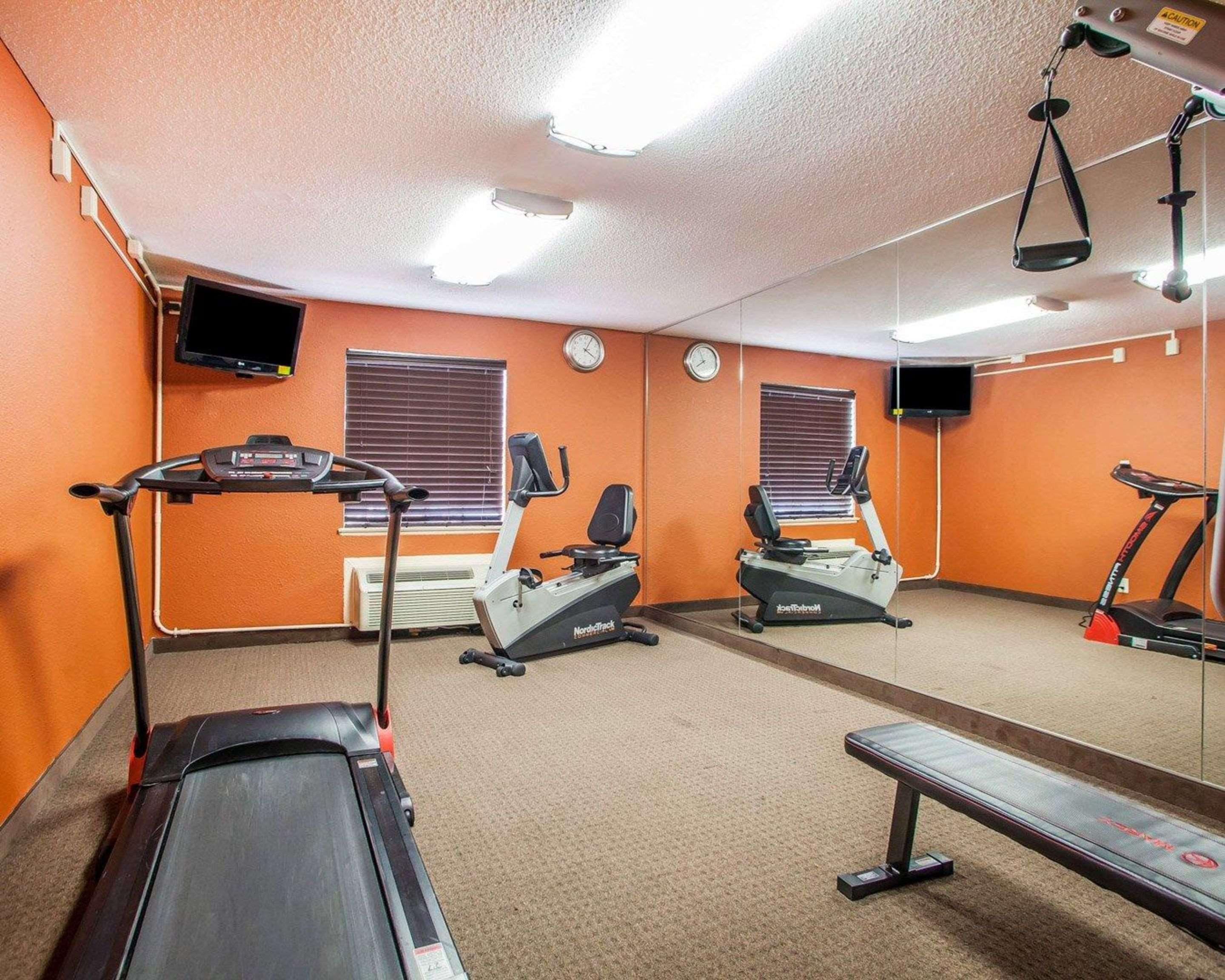 Quality Inn Airport Woodson Terrace Экстерьер фото