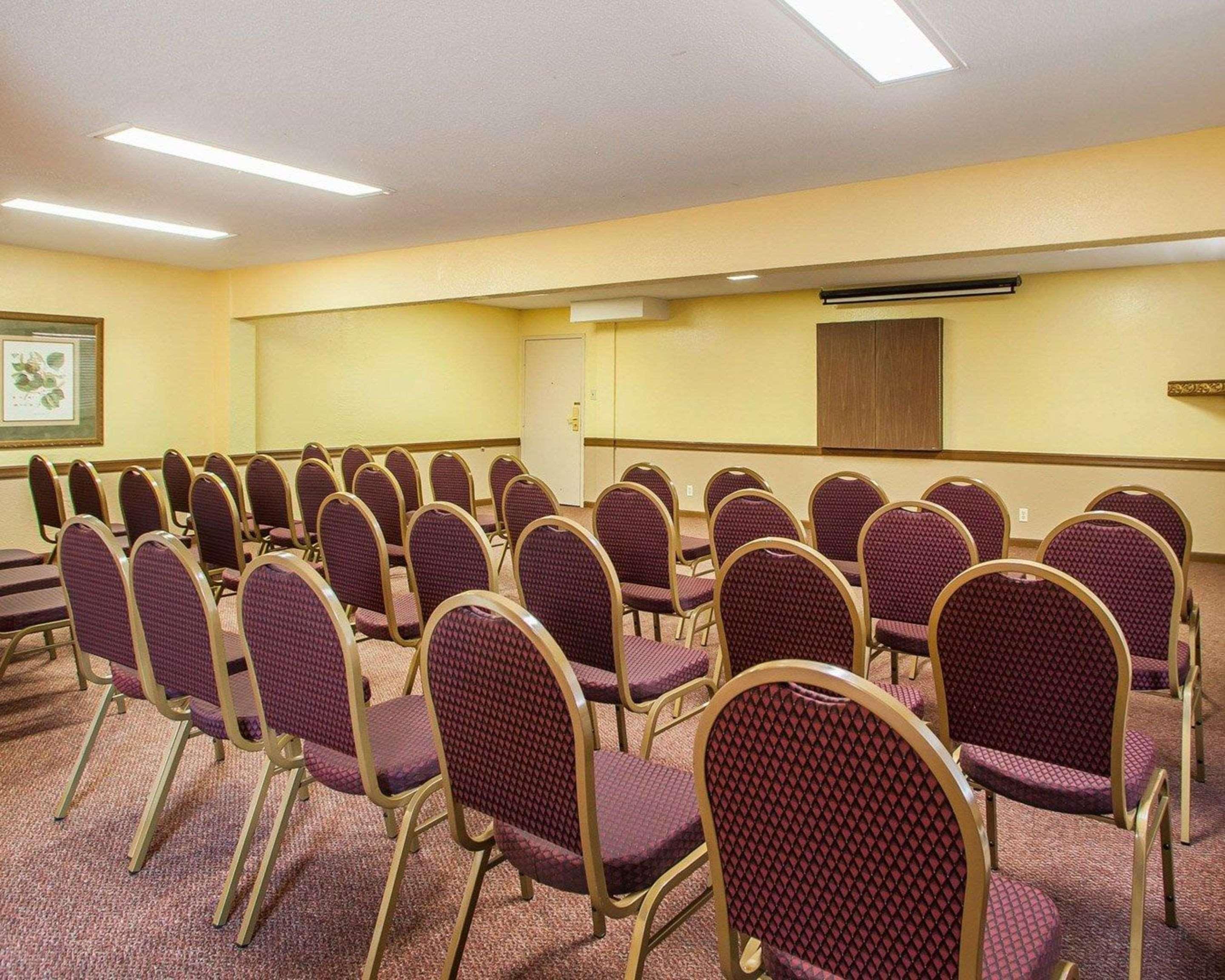 Quality Inn Airport Woodson Terrace Экстерьер фото