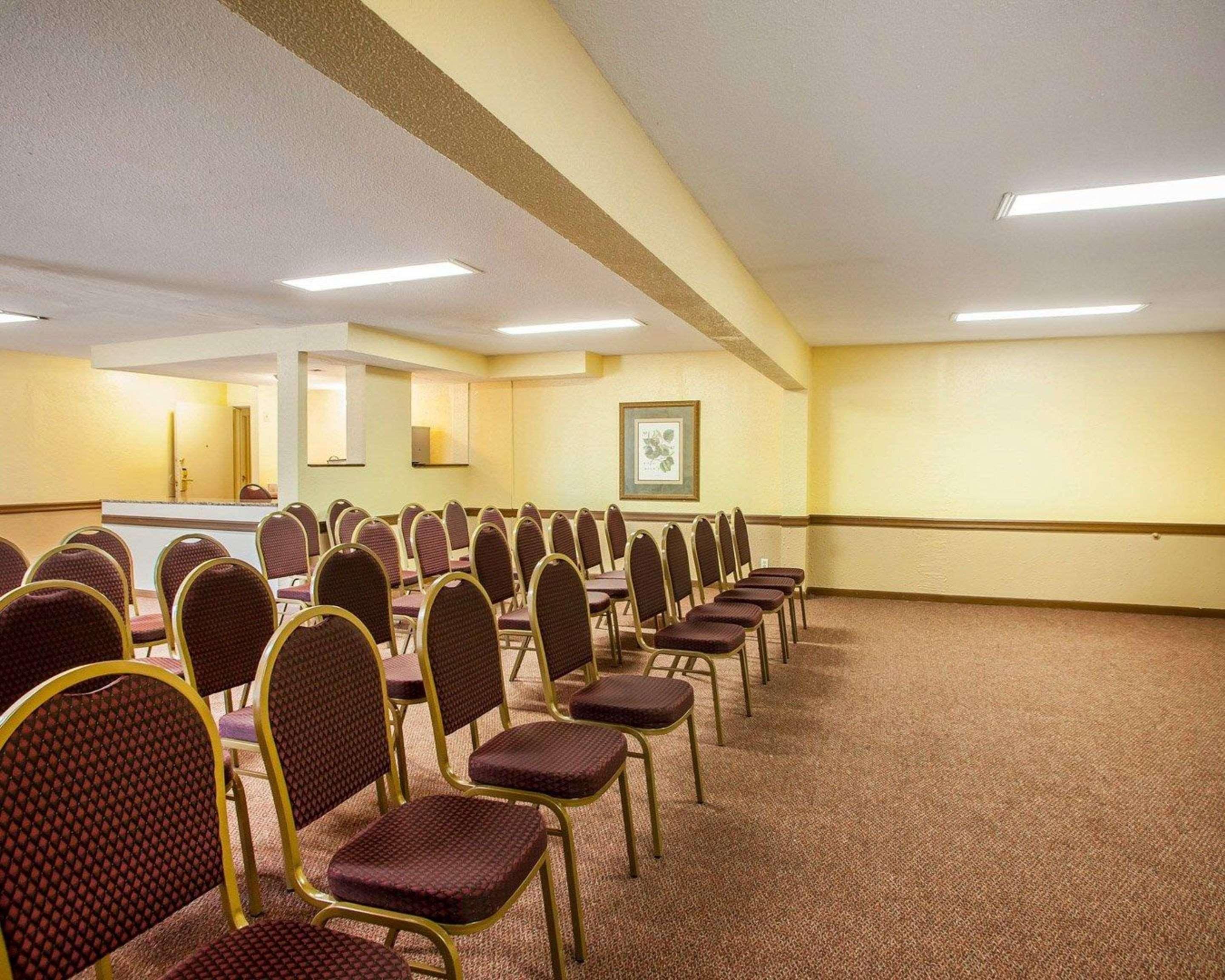 Quality Inn Airport Woodson Terrace Экстерьер фото