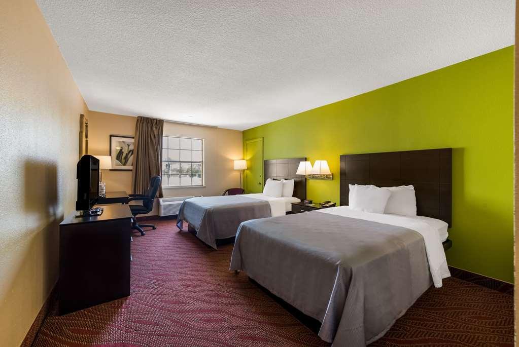 Quality Inn Airport Woodson Terrace Номер фото