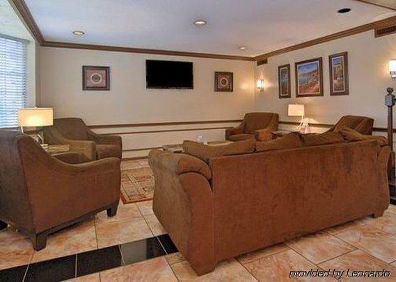 Quality Inn Airport Woodson Terrace Интерьер фото