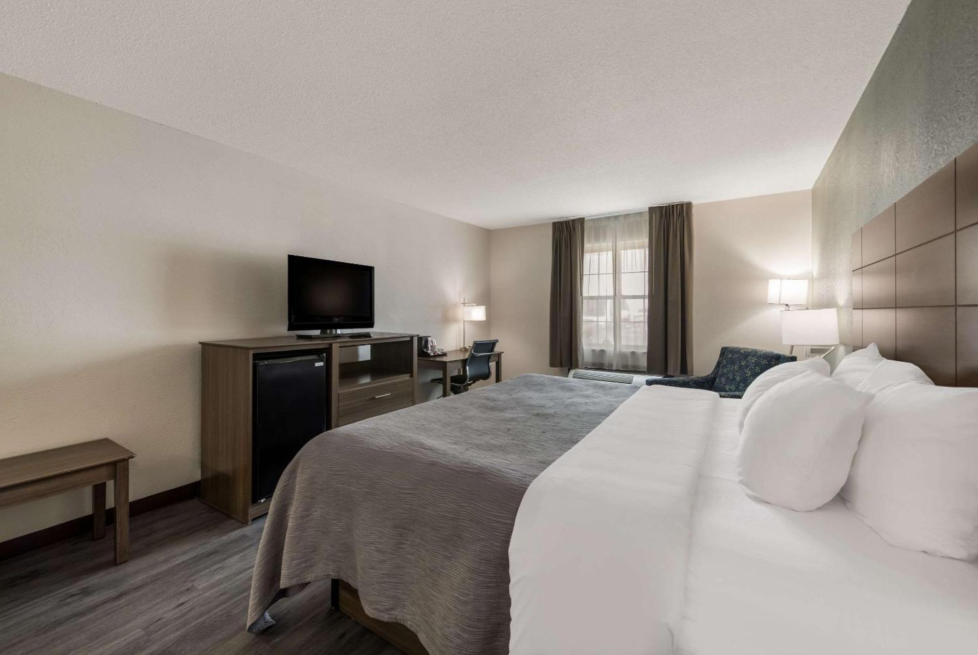Quality Inn Airport Woodson Terrace Экстерьер фото