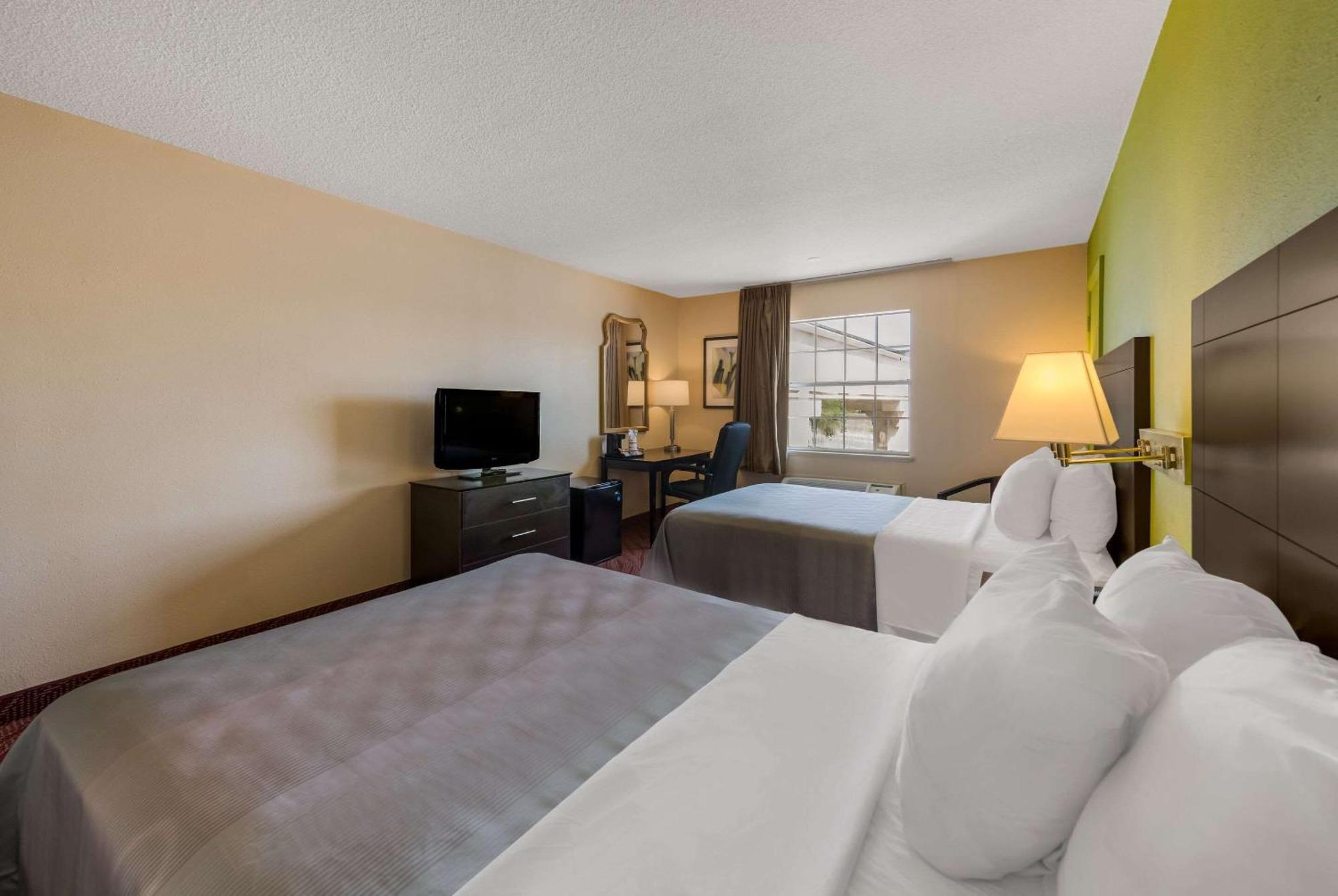 Quality Inn Airport Woodson Terrace Экстерьер фото