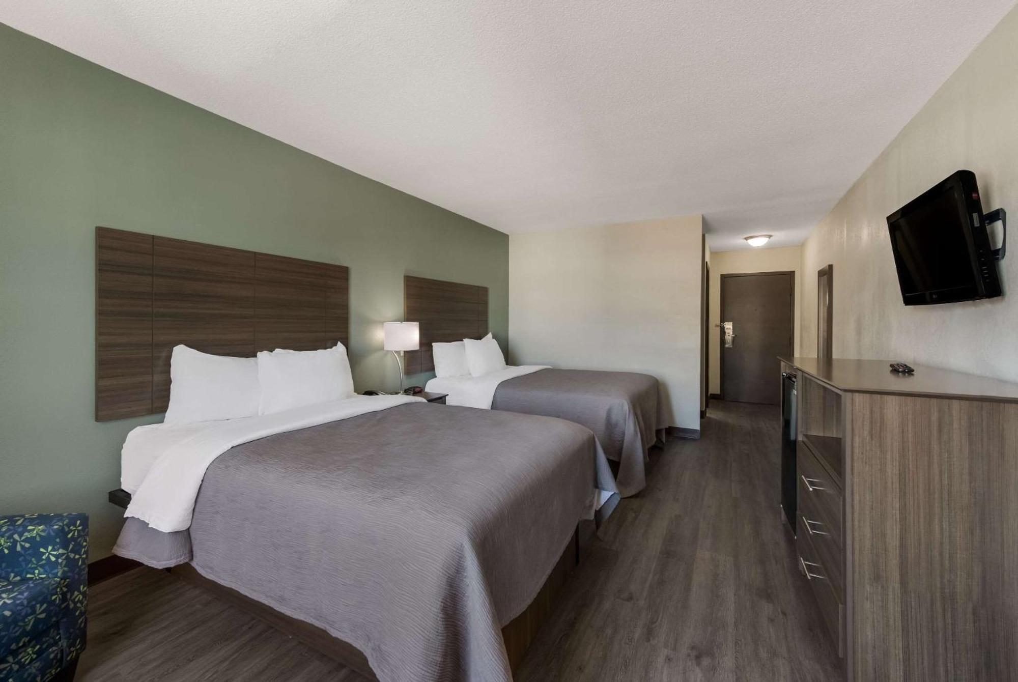Quality Inn Airport Woodson Terrace Экстерьер фото
