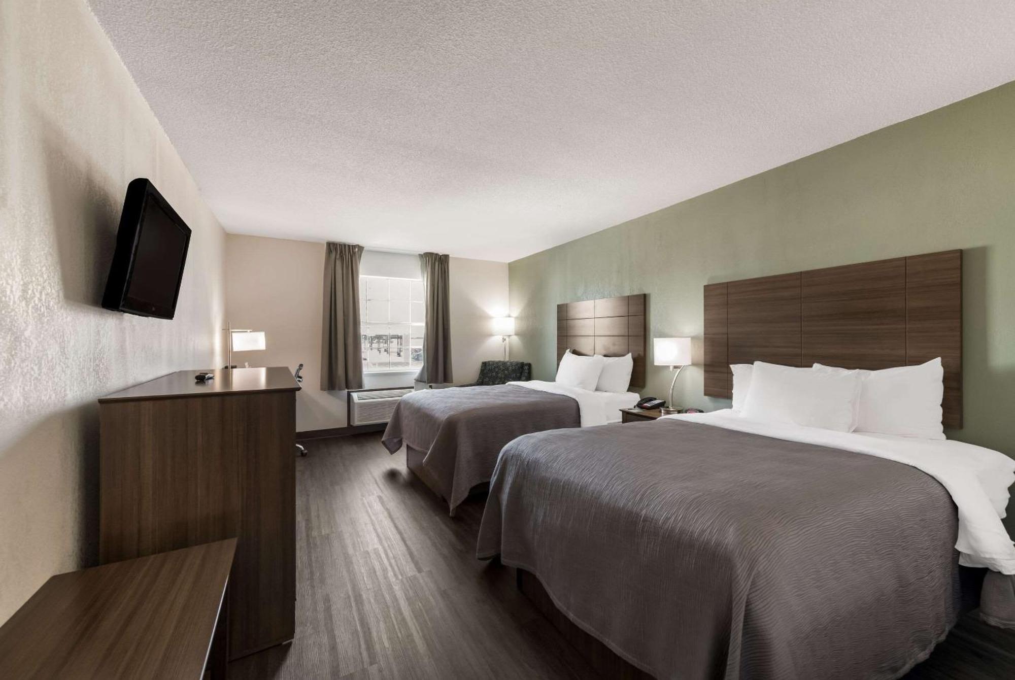 Quality Inn Airport Woodson Terrace Экстерьер фото