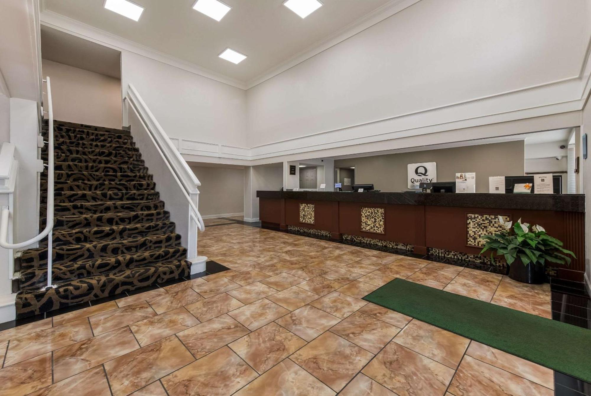 Quality Inn Airport Woodson Terrace Экстерьер фото