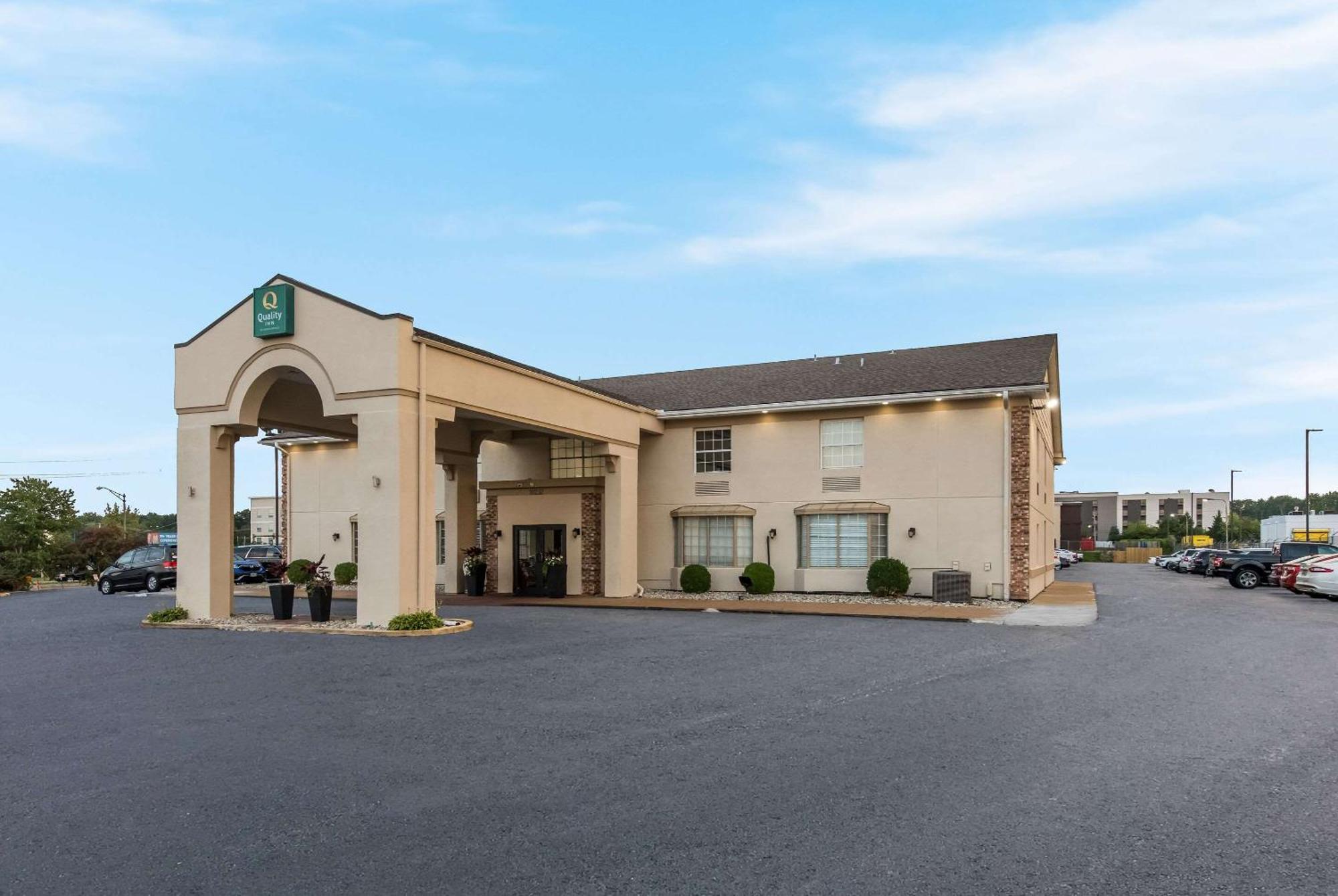 Quality Inn Airport Woodson Terrace Экстерьер фото