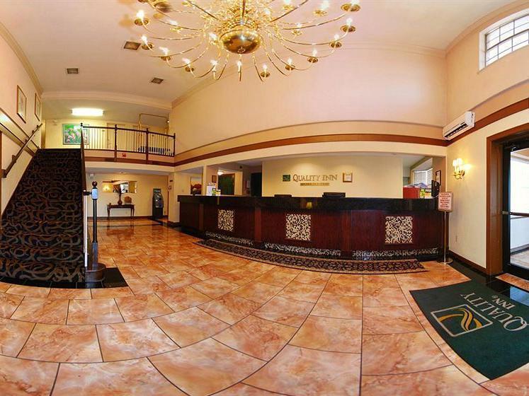Quality Inn Airport Woodson Terrace Экстерьер фото