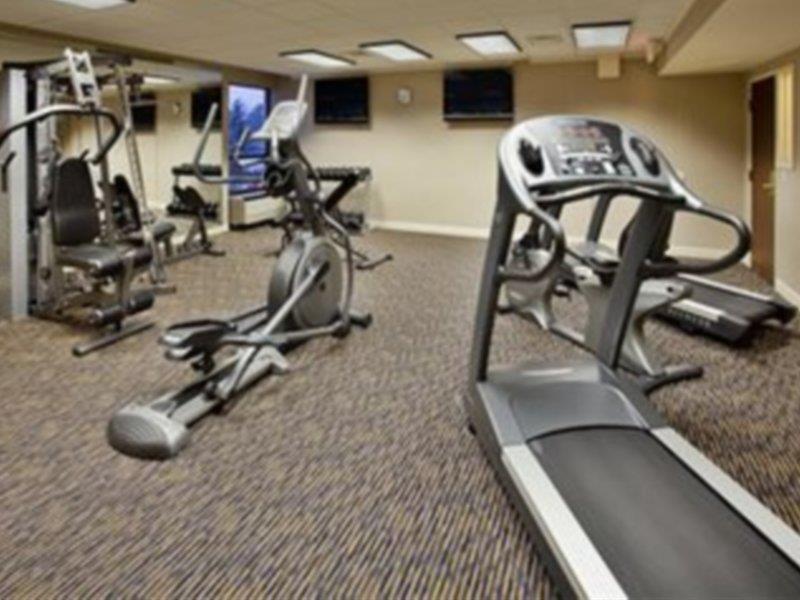Quality Inn Airport Woodson Terrace Экстерьер фото