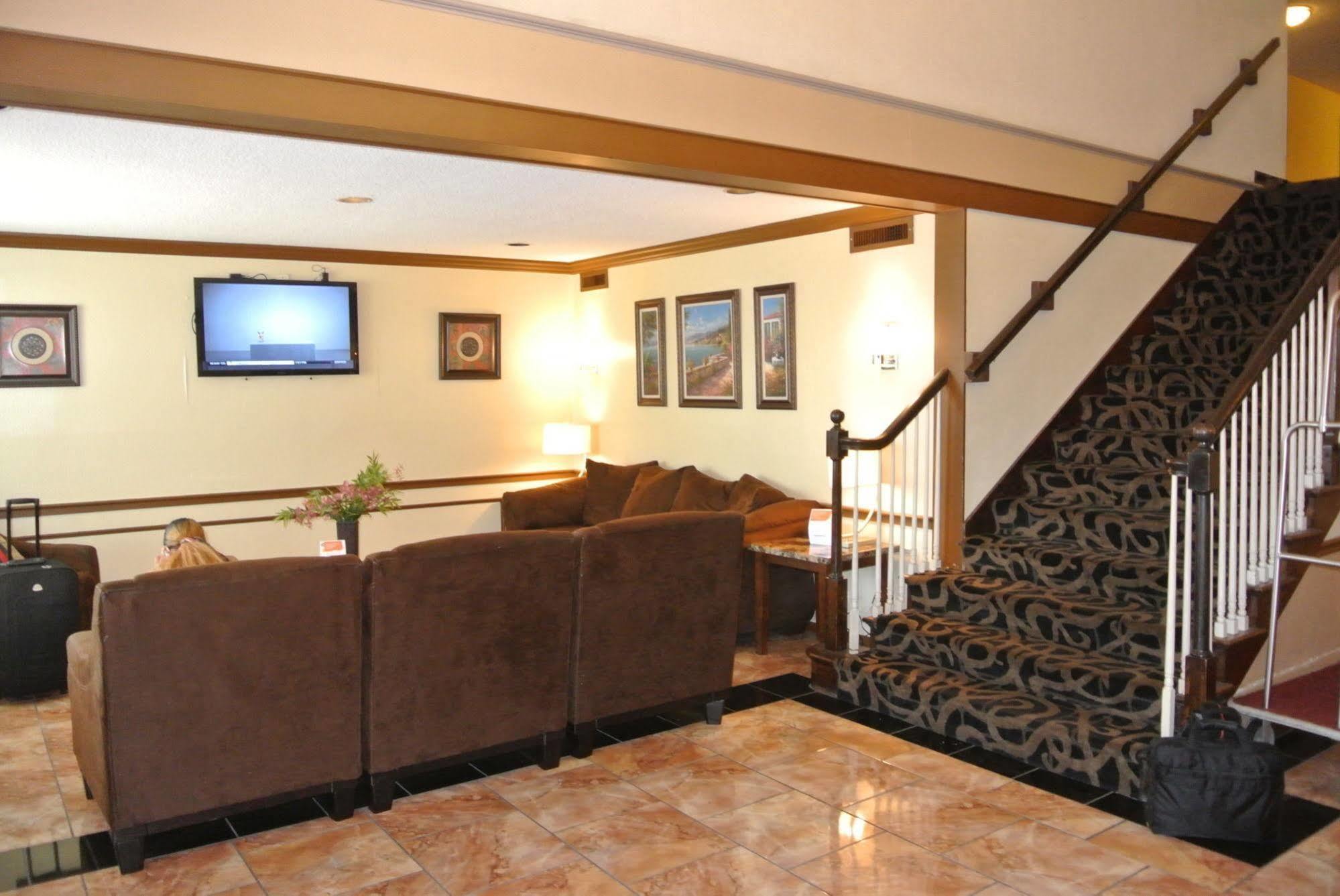Quality Inn Airport Woodson Terrace Экстерьер фото
