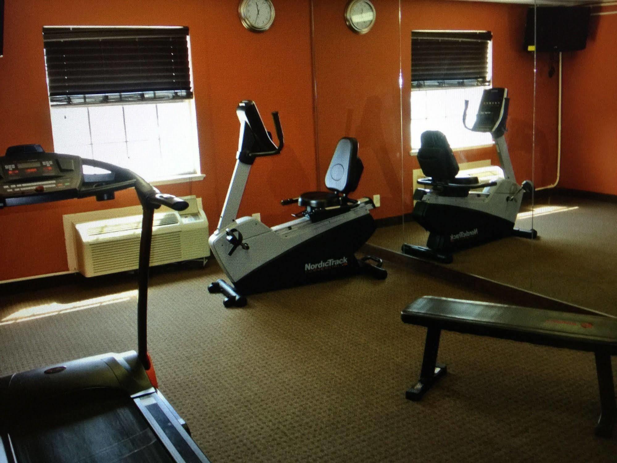 Quality Inn Airport Woodson Terrace Экстерьер фото