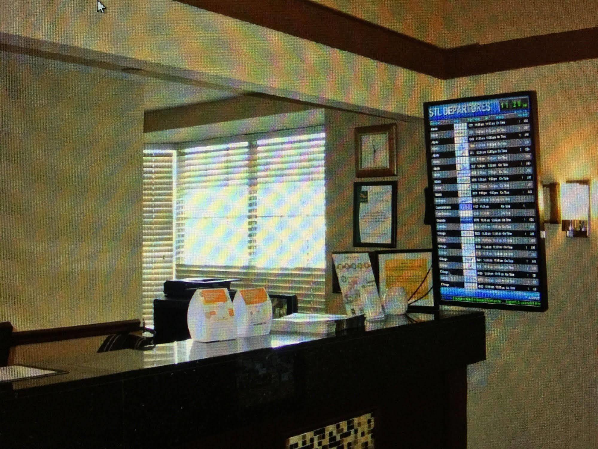 Quality Inn Airport Woodson Terrace Экстерьер фото