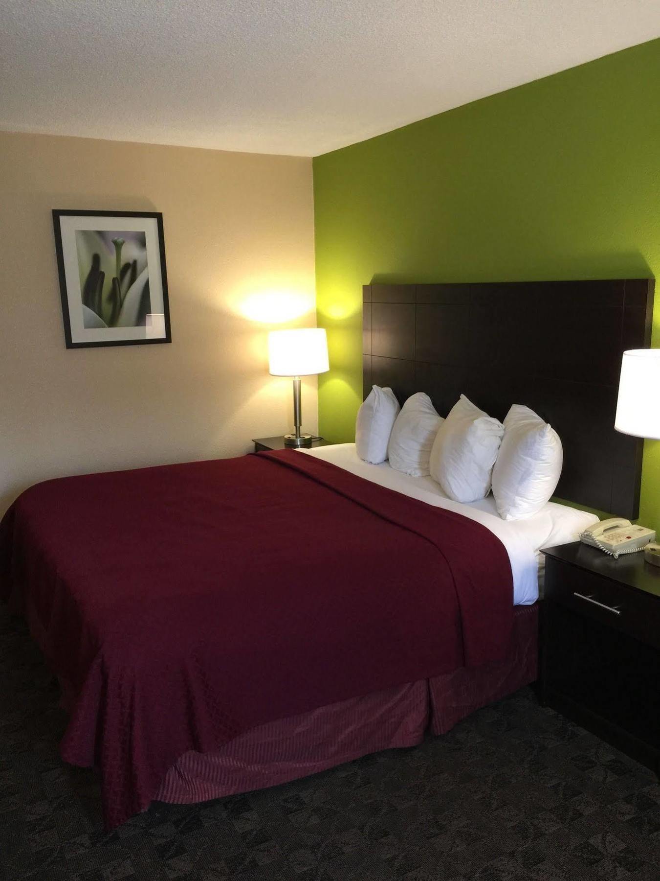 Quality Inn Airport Woodson Terrace Экстерьер фото