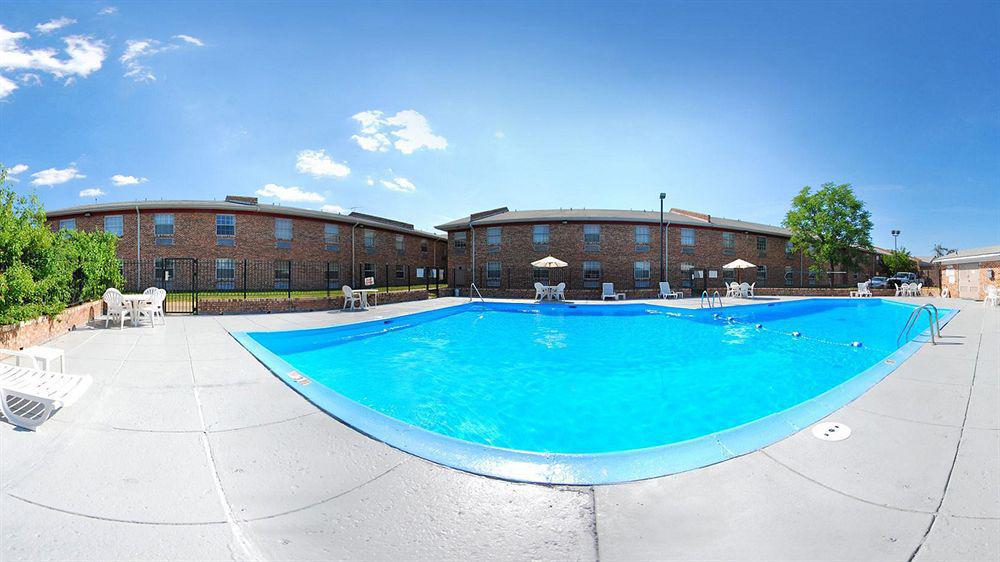 Quality Inn Airport Woodson Terrace Экстерьер фото