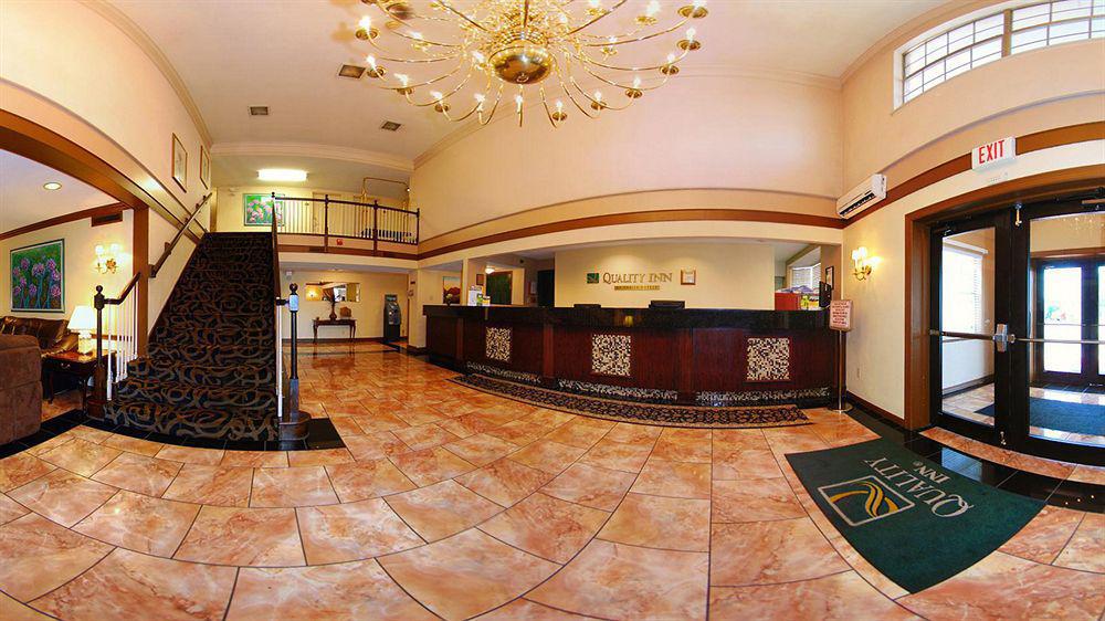 Quality Inn Airport Woodson Terrace Экстерьер фото